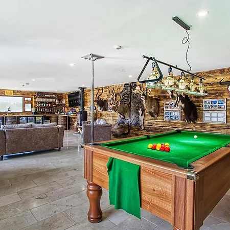 Hart Luxury Home, Hottub Sauna & Games Bar Casa vacanze *