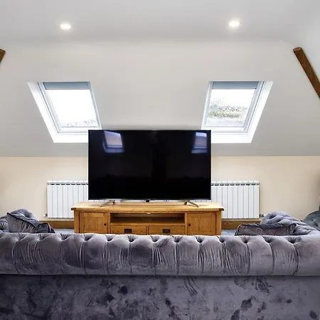 Hart Luxury Home, Hottub Sauna & Games Bar Casa vacanze *